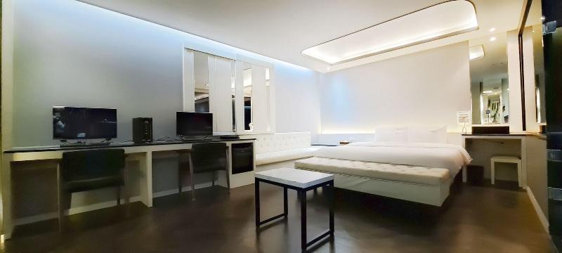 2Heaven Hotel image