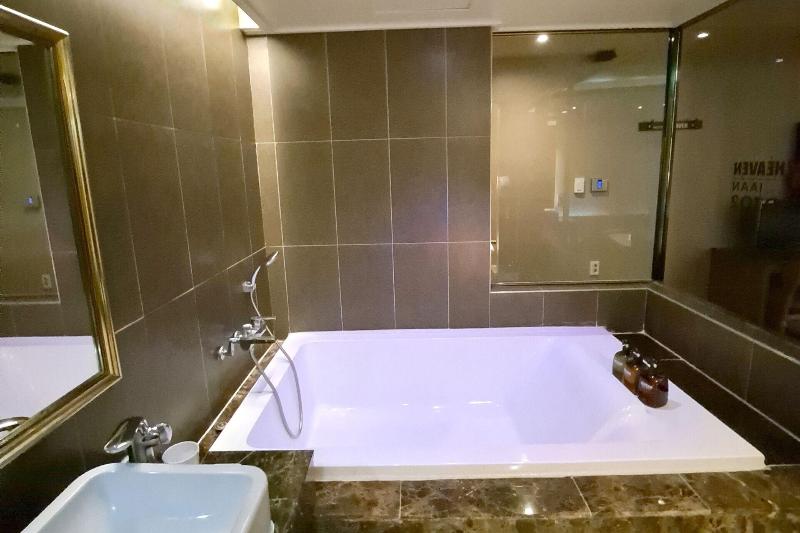 2Heaven Hotel image