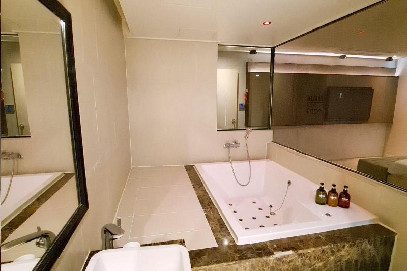 2Heaven Hotel image