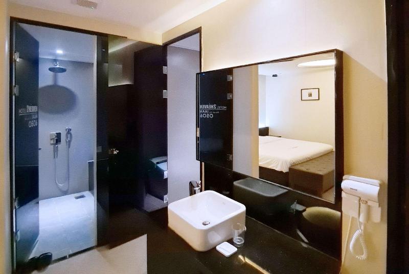 2Heaven Hotel image