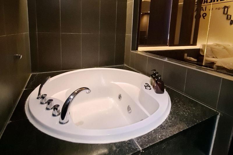 2Heaven Hotel image