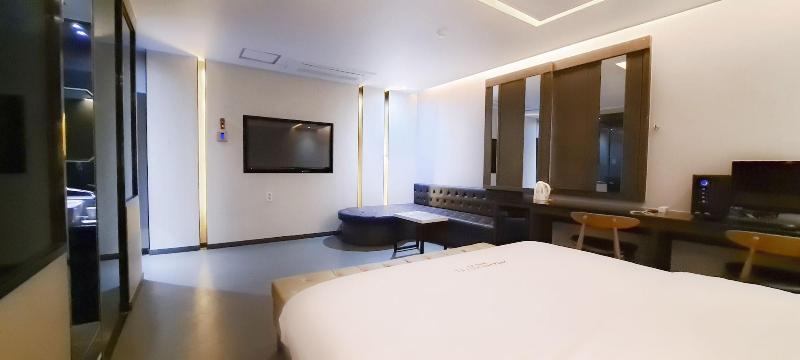 2Heaven Hotel image