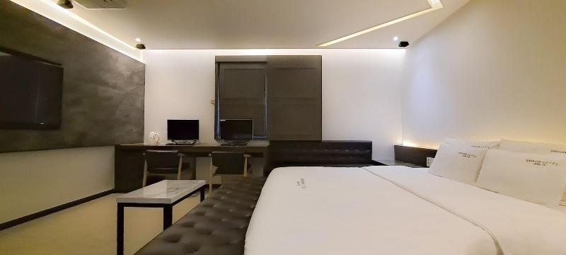 2Heaven Hotel image
