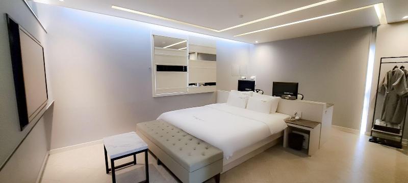 2Heaven Hotel image