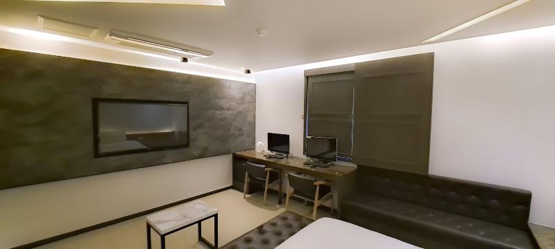 2Heaven Hotel image
