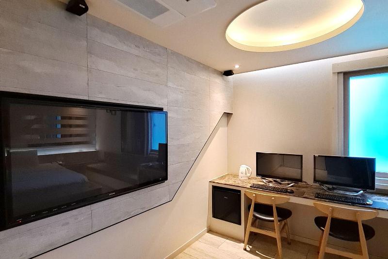 2Heaven Hotel image