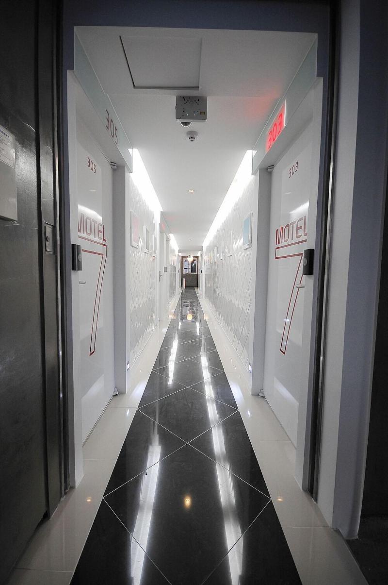7 Motel image