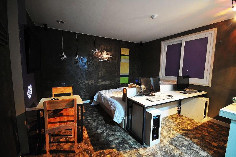 7 Motel image