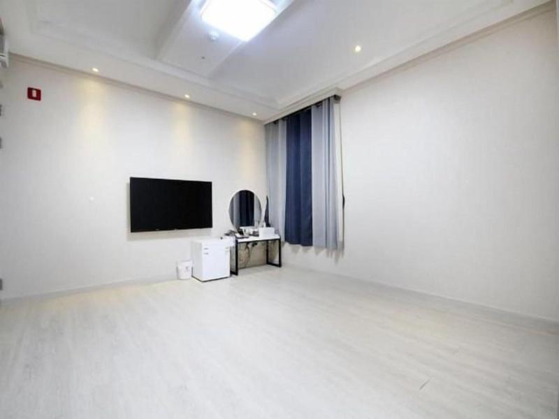 Mj Tour Hostel image