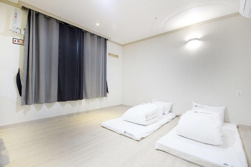 Mj Tour Hostel image