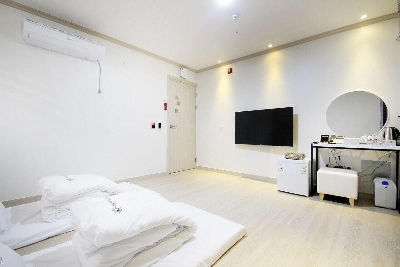 Mj Tour Hostel image