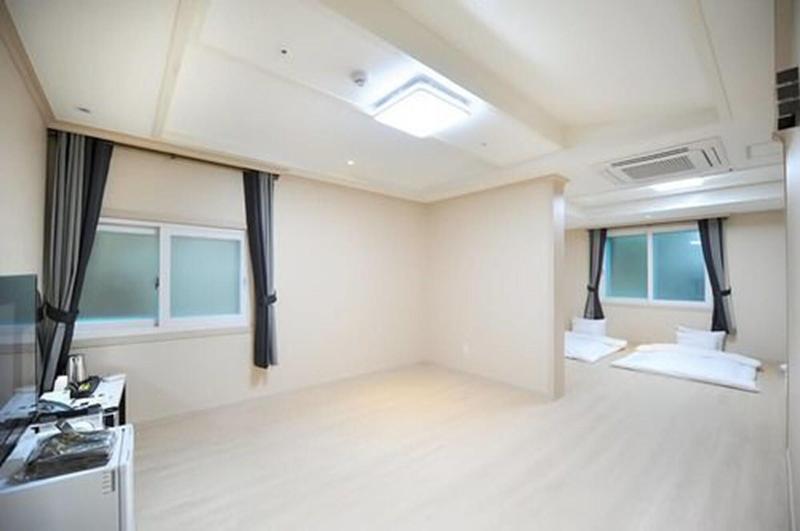 Mj Tour Hostel image