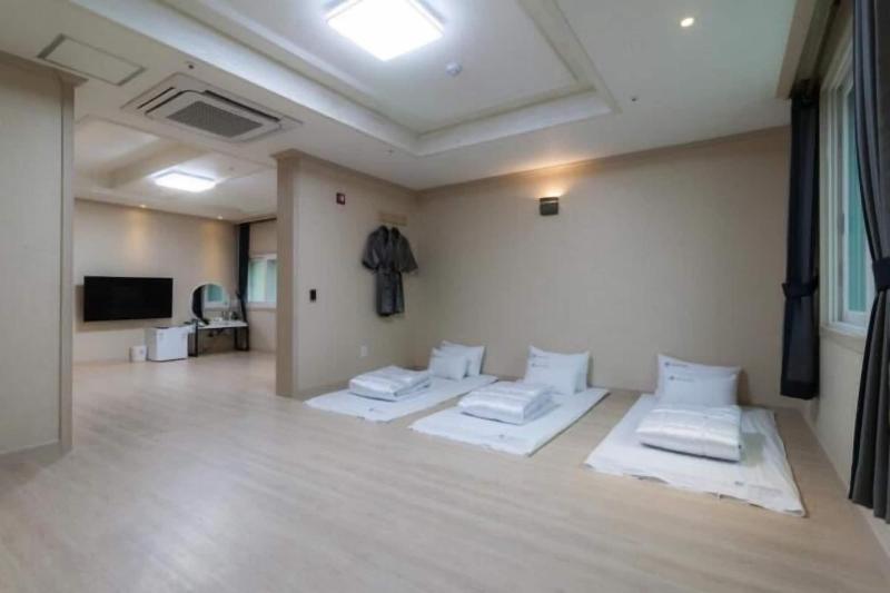 Mj Tour Hostel image
