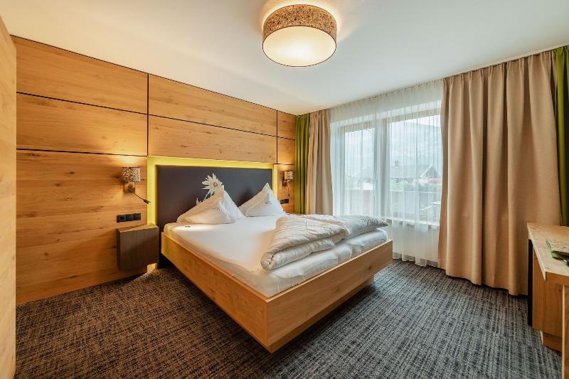 Hotel Hochzillertal image