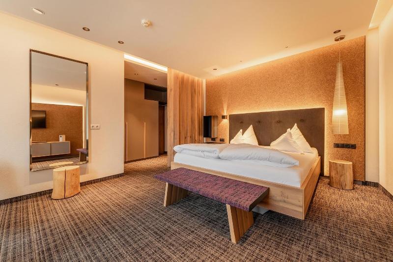 Hotel Hochzillertal image