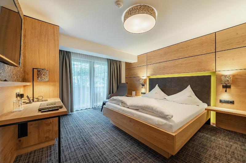 Hotel Hochzillertal image