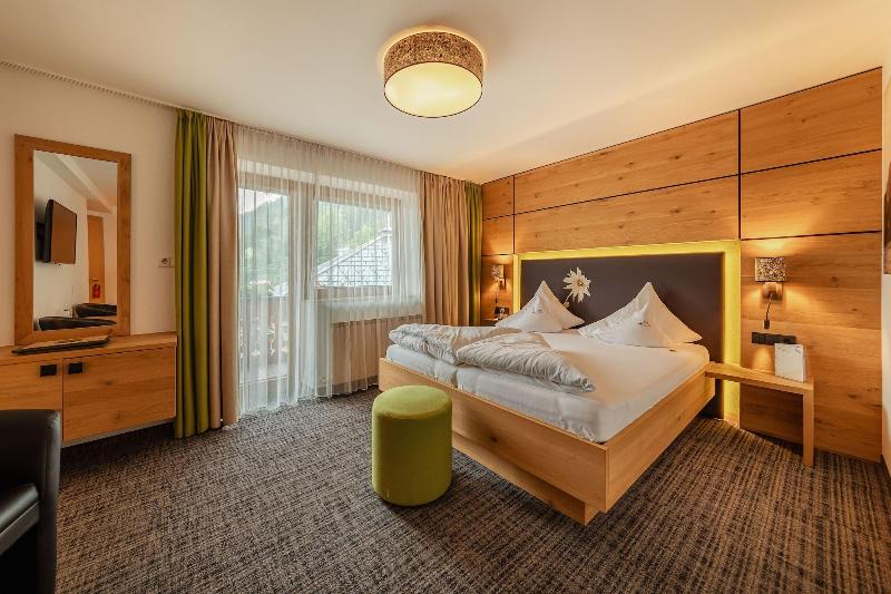 Hotel Hochzillertal image