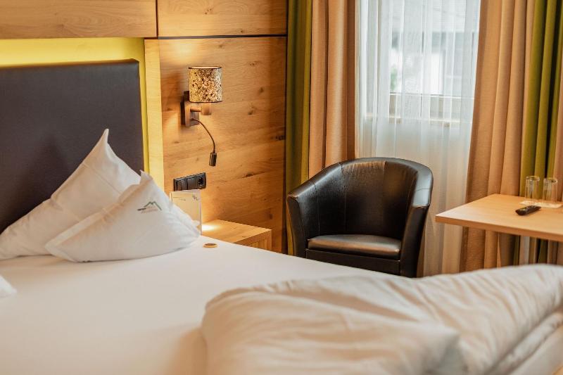 Hotel Hochzillertal image