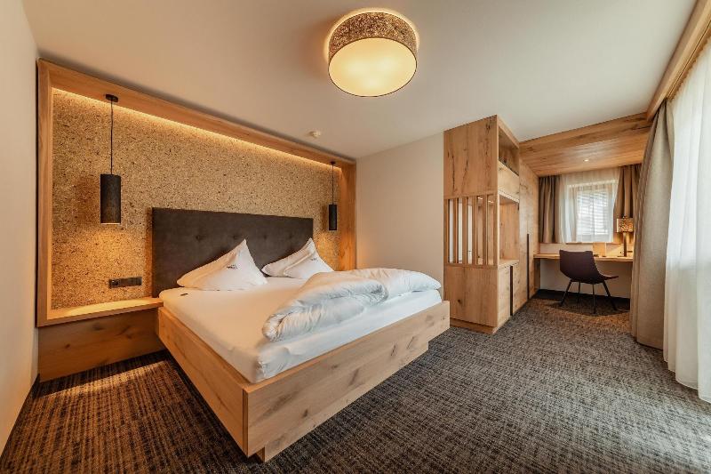 Hotel Hochzillertal image