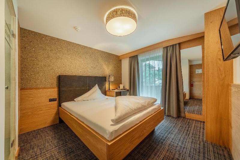 Hotel Hochzillertal image