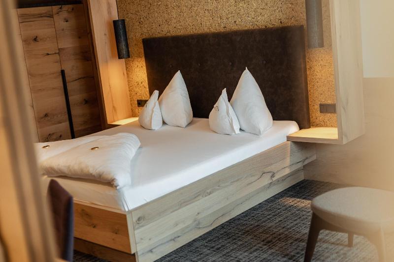 Hotel Hochzillertal image