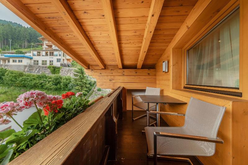 Hotel Hochzillertal image