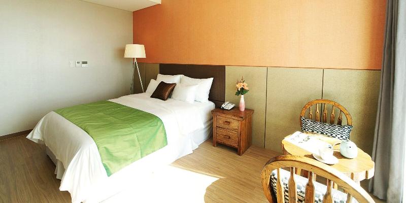 Login Hotel image