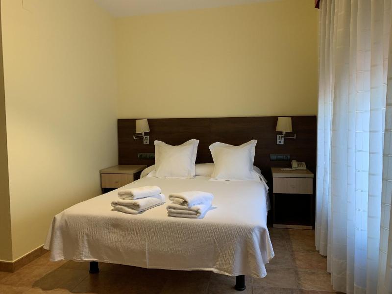 Hostal Monasterio De Rueda image