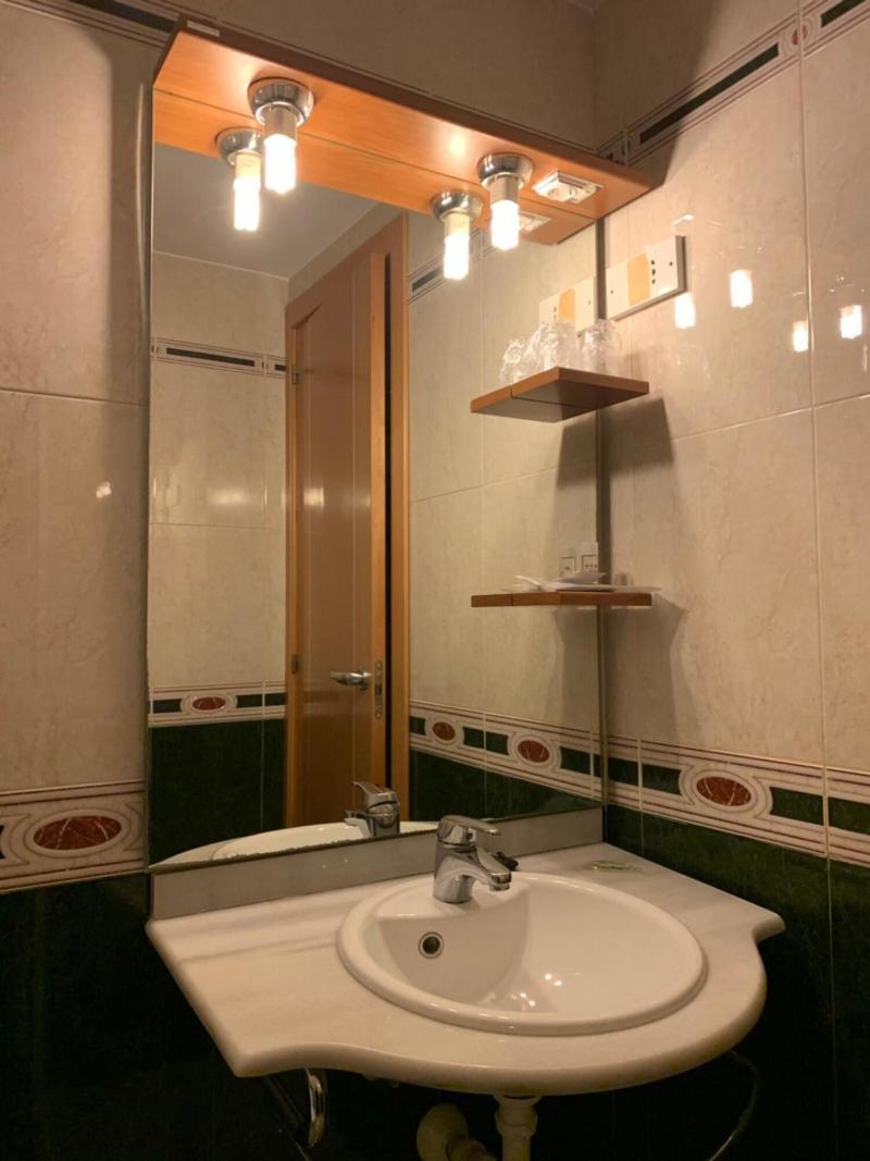 Hostal Monasterio De Rueda image