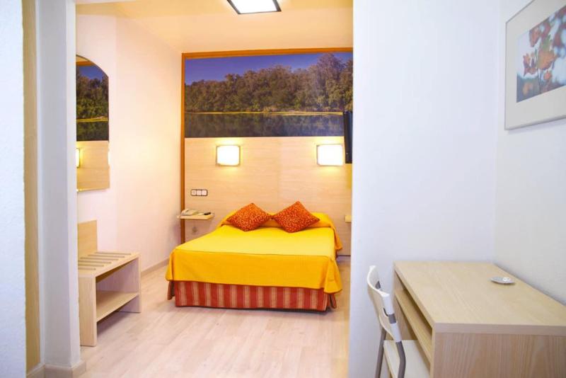 Hotel Tortosa Parc image