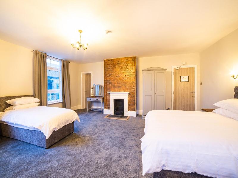 Churchill's Hotel image