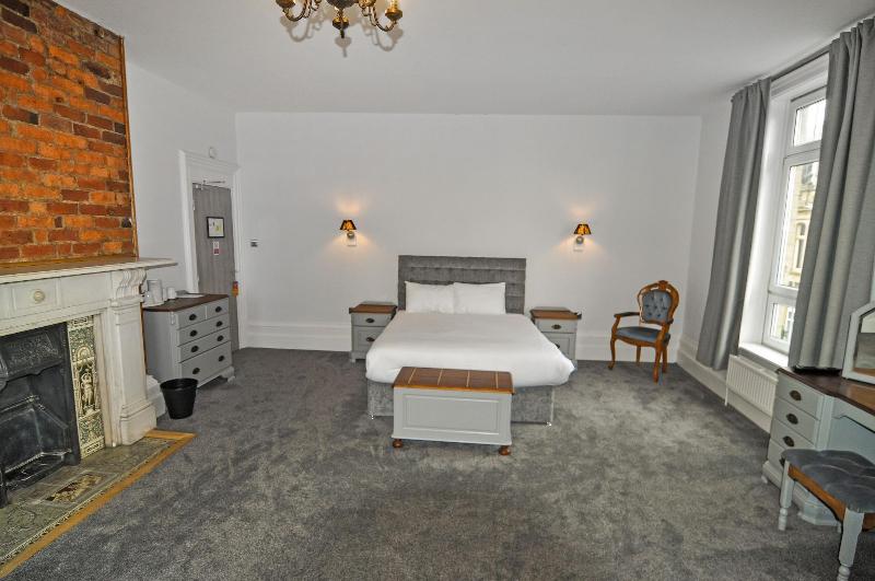 Churchill's Hotel image