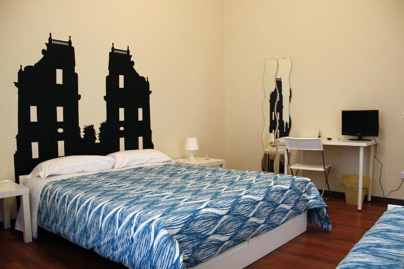 Castelnuovo Rooms & Breakfast image