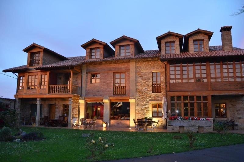 Hotel Casona De Tresali image