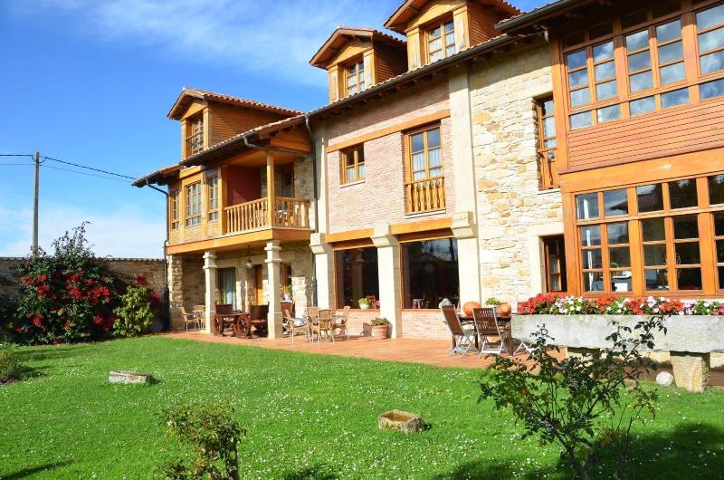 Hotel Casona De Tresali image