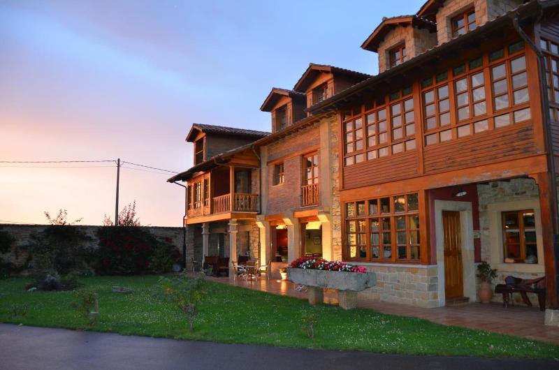 Hotel Casona De Tresali image