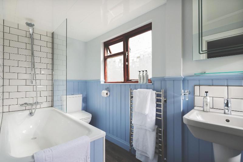 Harbour Inn image