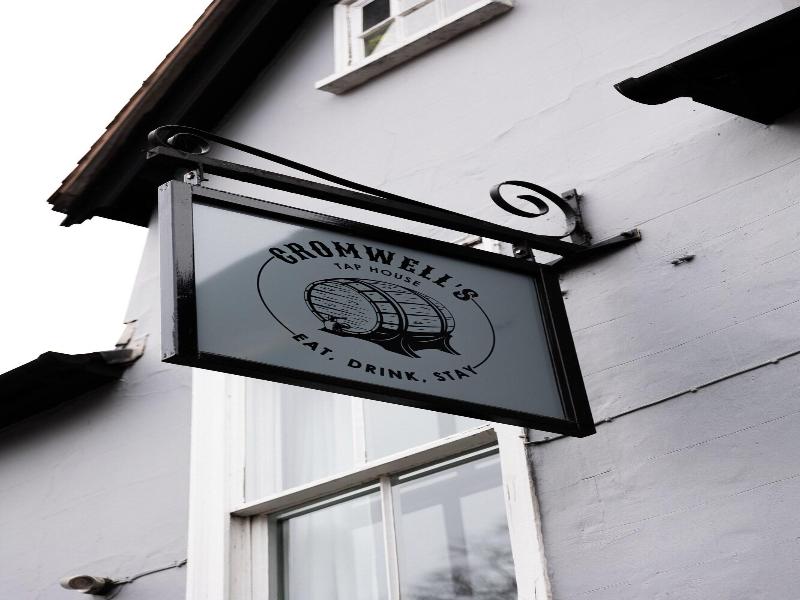 Cromwell's Inn image