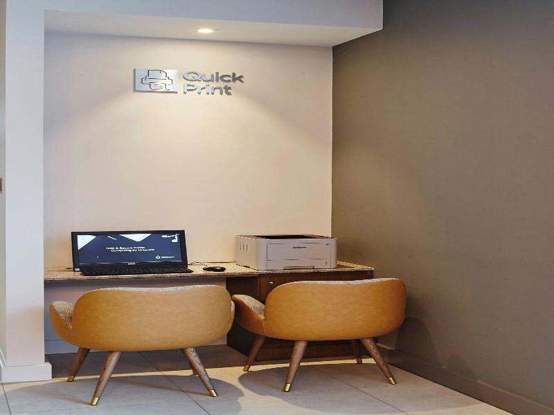 Courtyard By Marriott Oxford South image