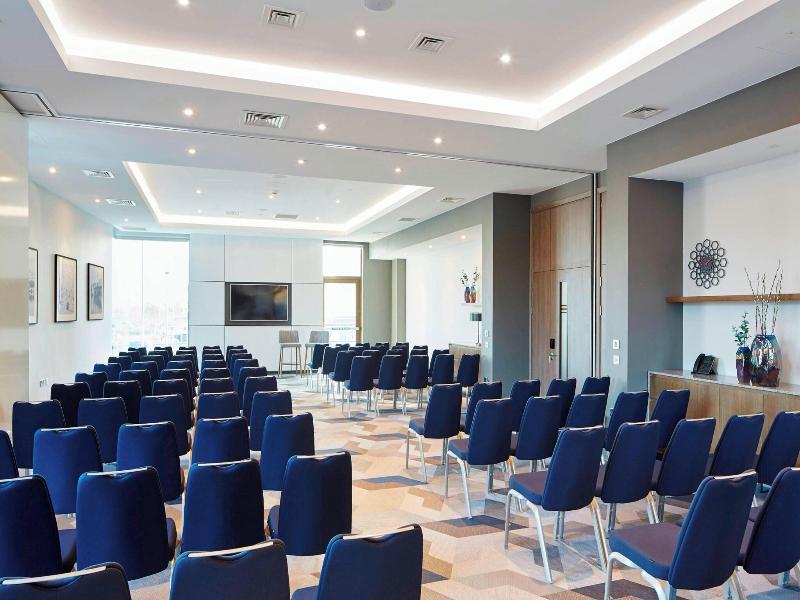 Courtyard By Marriott Oxford South image