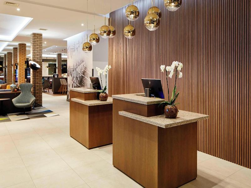 Courtyard By Marriott Oxford South image