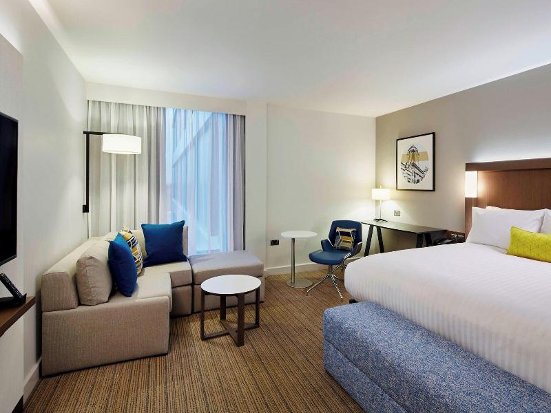 Courtyard By Marriott Oxford South image