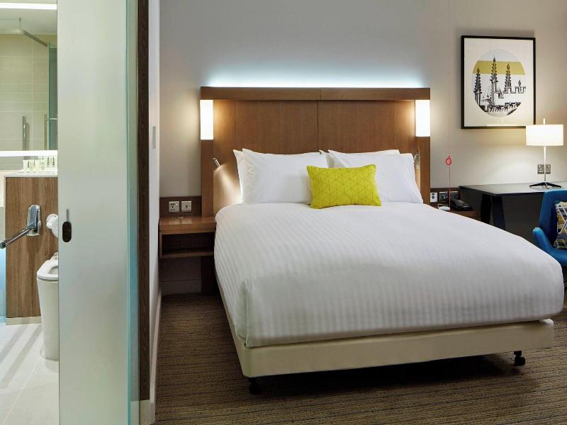 Courtyard By Marriott Oxford South image