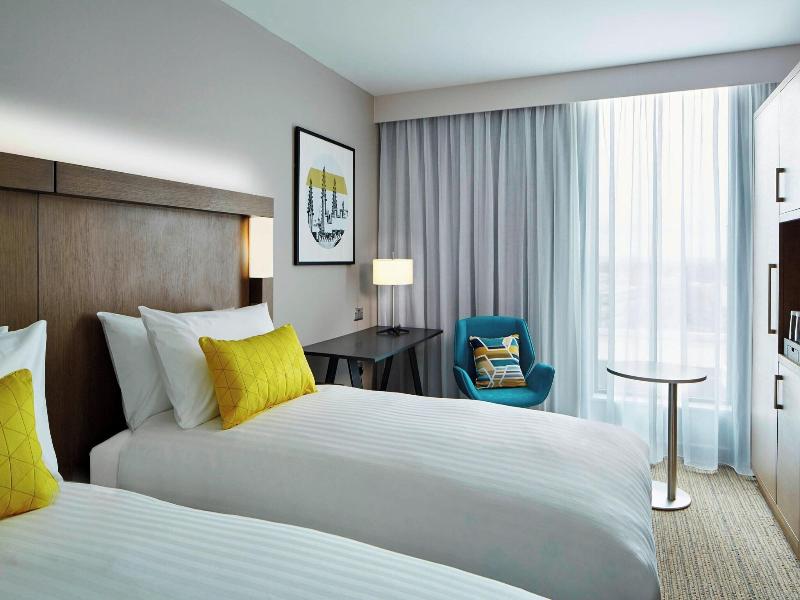 Courtyard By Marriott Oxford South image