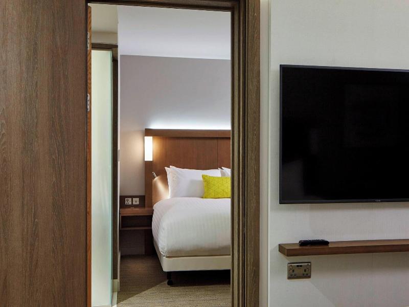 Courtyard By Marriott Oxford South image
