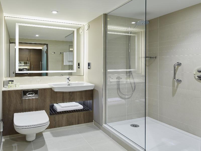 Courtyard By Marriott Oxford South image