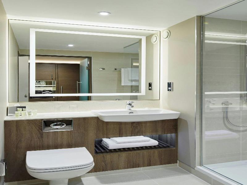 Courtyard By Marriott Oxford South image