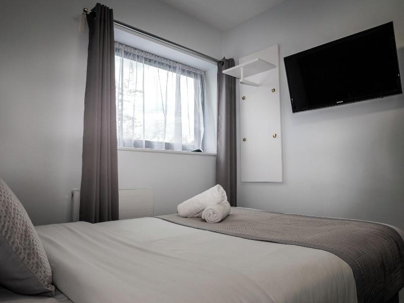 Sky Nights Hotel London Heathrow image