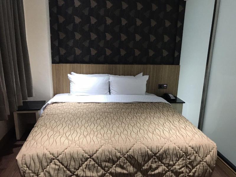 Red Hotel image