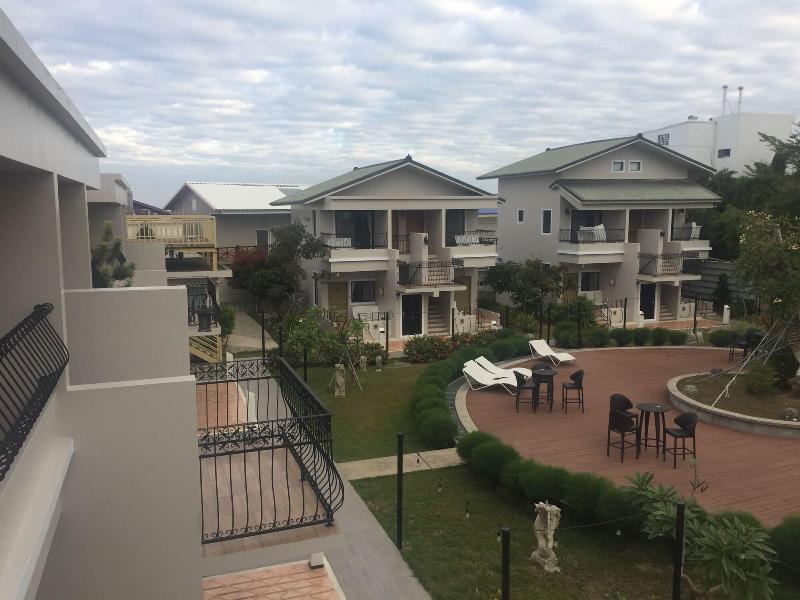 Outline Villa image